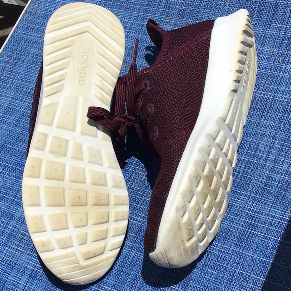 *Donated* AdidasCloudform size 7 maroon women’s sneakers 👟 - Picture 5 of 6